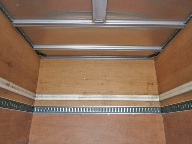 いすゞエルフアルミバン小型（2t・3t）[写真11]