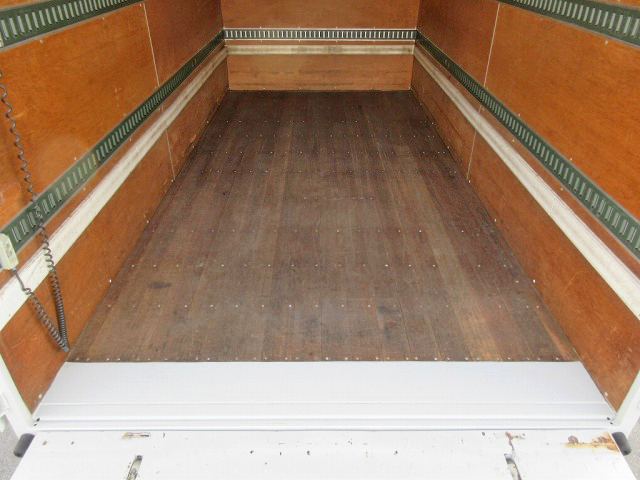 いすゞエルフアルミバン小型（2t・3t）[写真13]