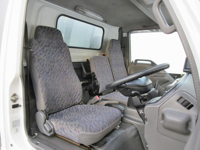 いすゞエルフアルミバン小型（2t・3t）[写真30]