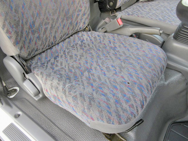 いすゞエルフアルミバン小型（2t・3t）[写真31]