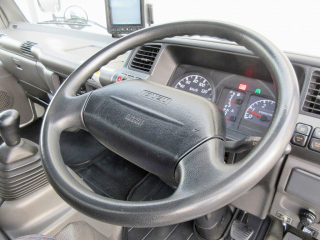 いすゞエルフアルミバン小型（2t・3t）[写真35]