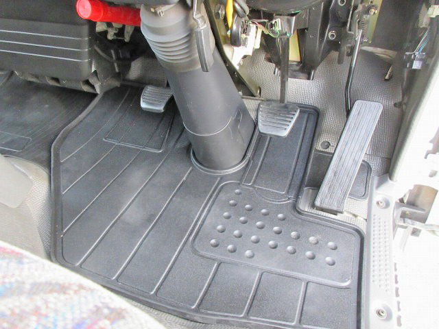 いすゞエルフアルミバン小型（2t・3t）[写真38]