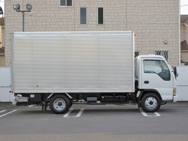 いすゞエルフアルミバン小型（2t・3t）[写真06]
