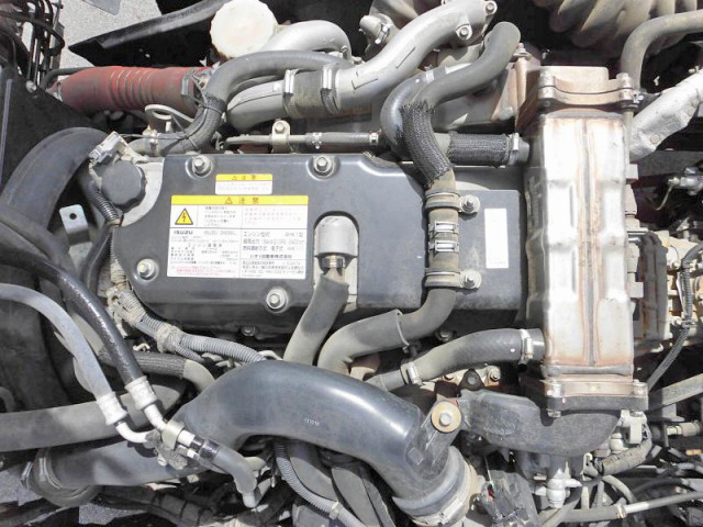 いすゞフォワードユニック4段中型（4t）[写真10]