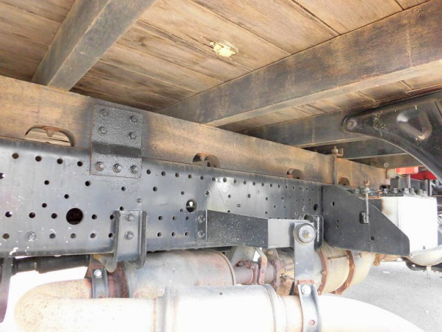 いすゞフォワードユニック4段中型（4t）[写真06]