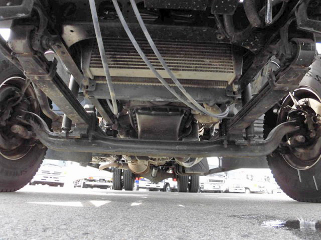 いすゞフォワードユニック4段中型（4t）[写真09]