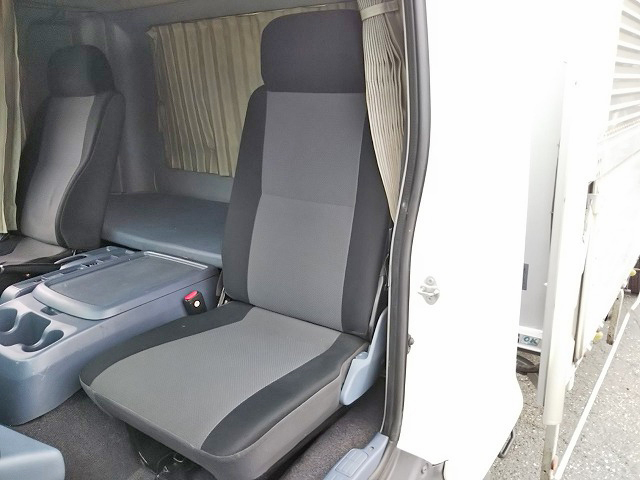 日野レンジャーアルミウイング中型（4t）[写真33]