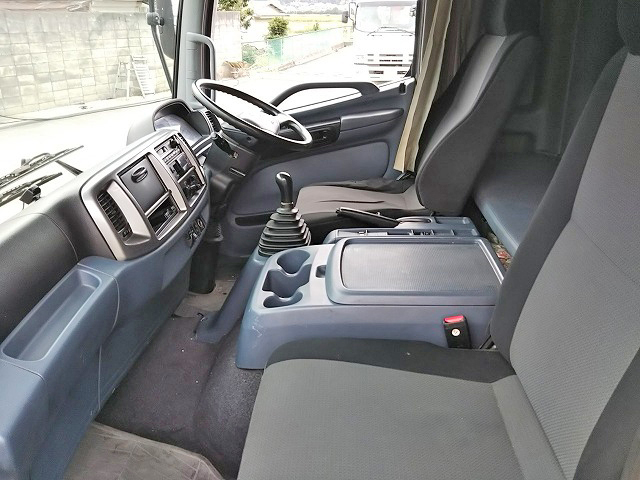 日野レンジャーアルミウイング中型（4t）[写真34]