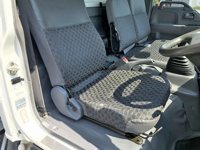 いすゞエルフアルミバン小型（2t・3t）[写真34]