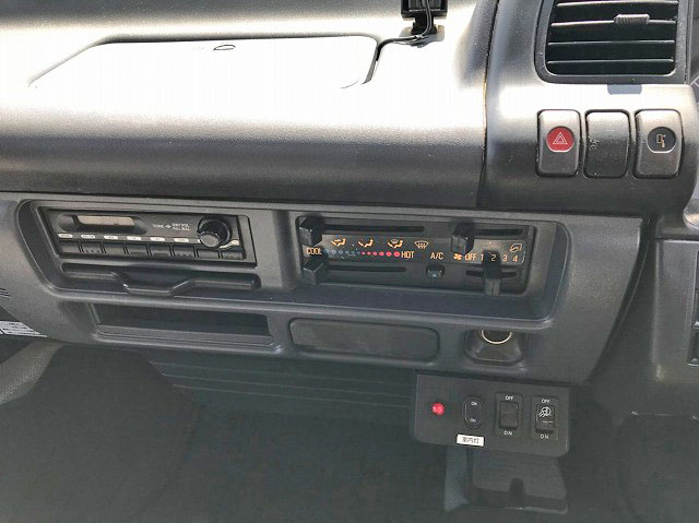 いすゞエルフアルミバン小型（2t・3t）[写真35]