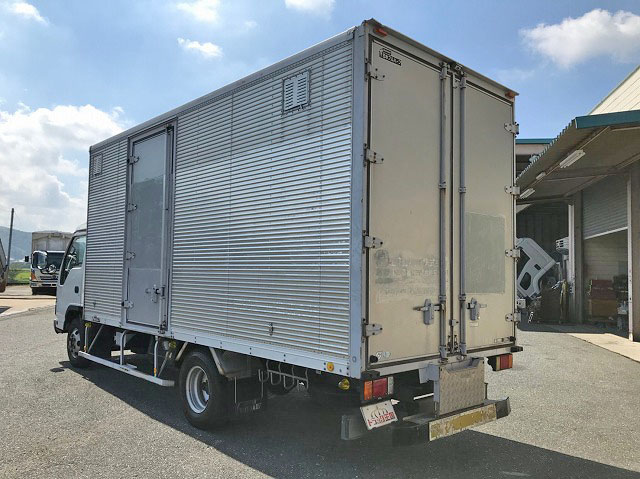 いすゞエルフアルミバン小型（2t・3t）[写真04]