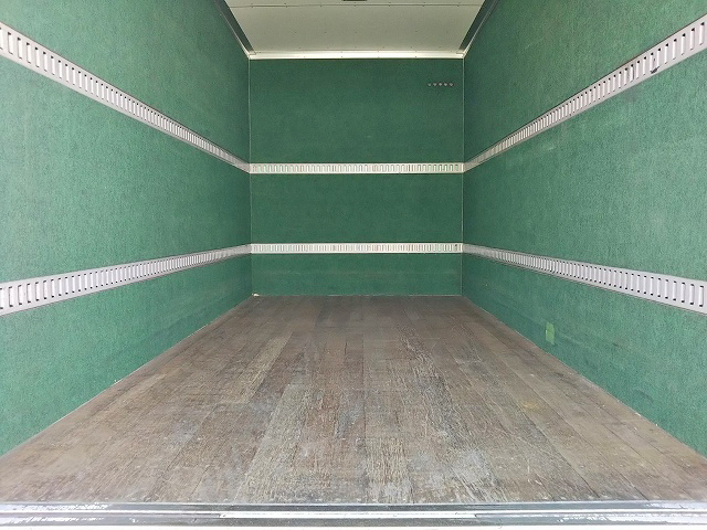 いすゞエルフアルミバン小型（2t・3t）[写真10]