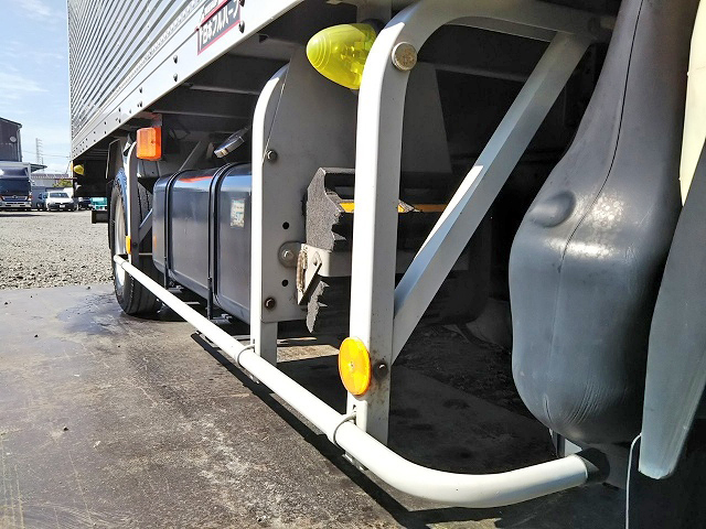 いすゞエルフアルミバン小型（2t・3t）[写真16]