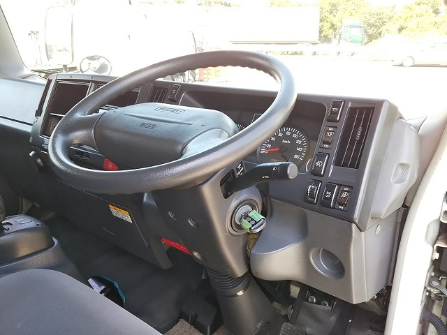 いすゞエルフアルミバン小型（2t・3t）[写真29]