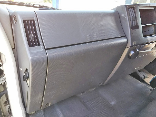 いすゞエルフアルミバン小型（2t・3t）[写真31]