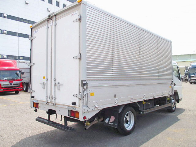 三菱ふそうキャンターアルミウイング小型（2t・3t）[写真02]