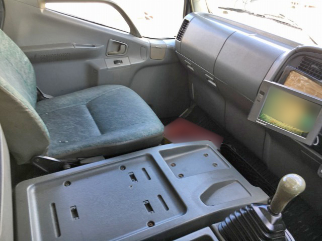 三菱ふそうキャンターアルミバン小型（2t・3t）[写真21]