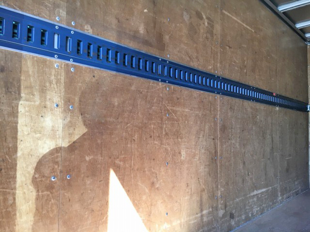 三菱ふそうキャンターアルミバン小型（2t・3t）[写真07]