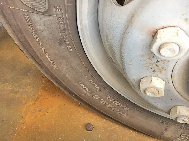 三菱ふそうスーパーグレートダンプ大型（10t）[写真12]