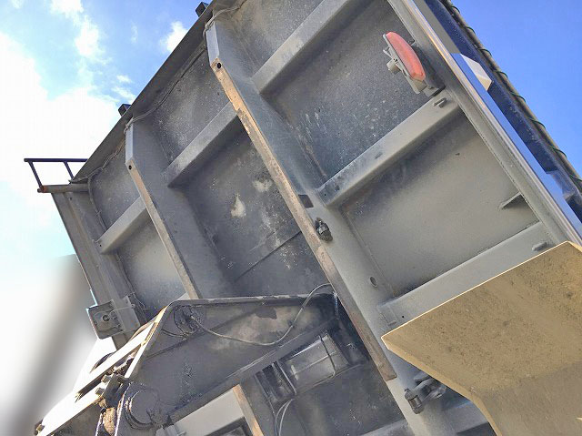 三菱ふそうスーパーグレートダンプ大型（10t）[写真14]