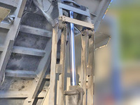 三菱ふそうスーパーグレートダンプ大型（10t）[写真16]