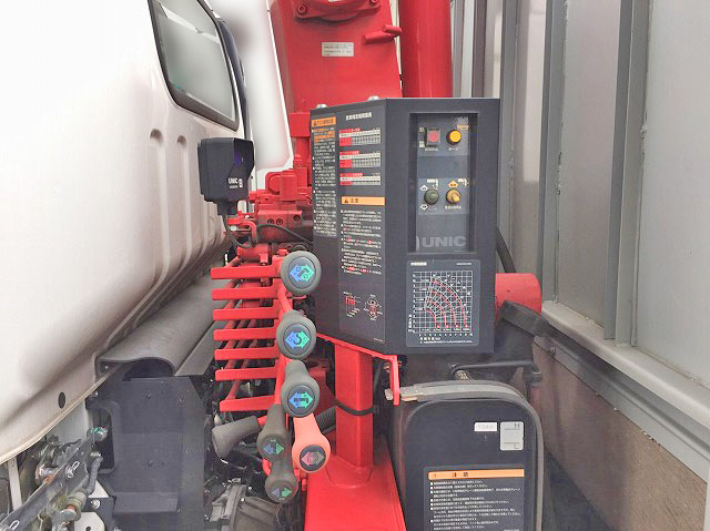 いすゞエルフユニック4段小型（2t・3t）[写真12]