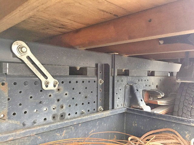 いすゞエルフユニック4段小型（2t・3t）[写真25]