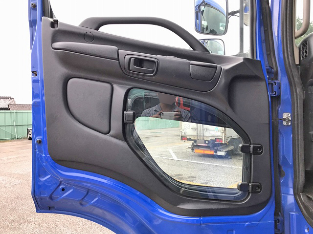 日野プロフィアトレーラーヘッド（トラクターヘッド）大型（10t）[写真26]