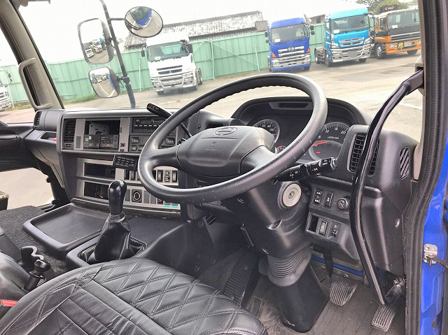 日野プロフィアトレーラーヘッド（トラクターヘッド）大型（10t）[写真29]