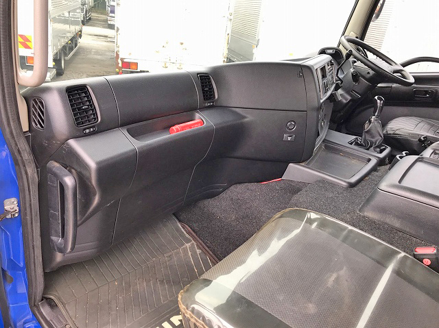 日野プロフィアトレーラーヘッド（トラクターヘッド）大型（10t）[写真31]