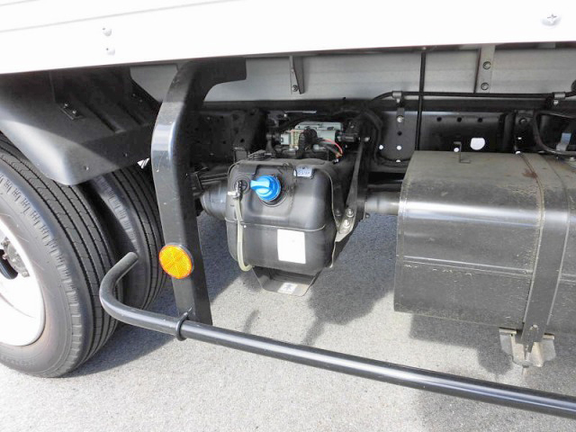 三菱ふそうキャンターアルミバン小型（2t・3t）[写真06]