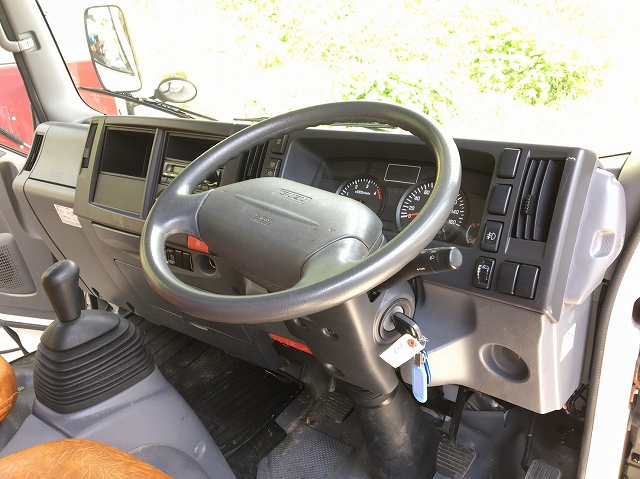 いすゞエルフアルミブロック小型（2t・3t）[写真32]