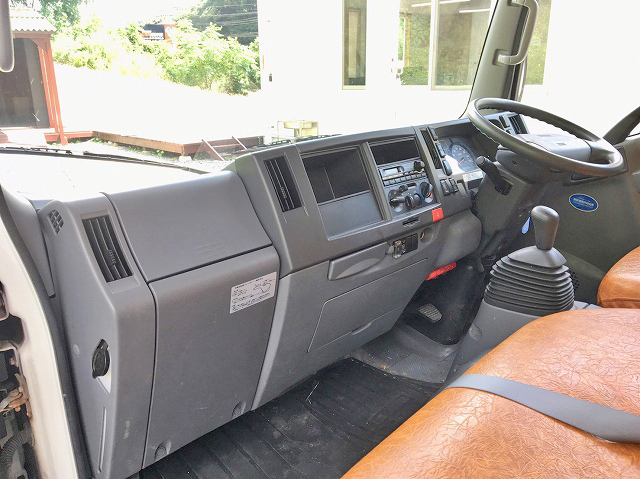 いすゞエルフアルミブロック小型（2t・3t）[写真34]