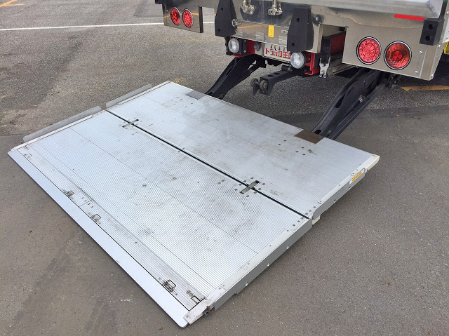 日野レンジャー冷凍車（冷蔵車）中型（4t）[写真11]