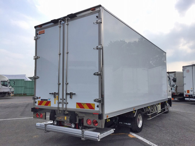 日野レンジャー冷凍車（冷蔵車）中型（4t）[写真02]