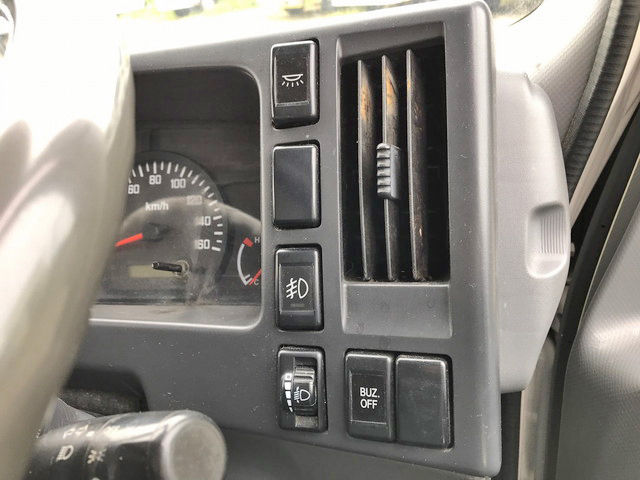 いすゞエルフアルミバン小型（2t・3t）[写真35]