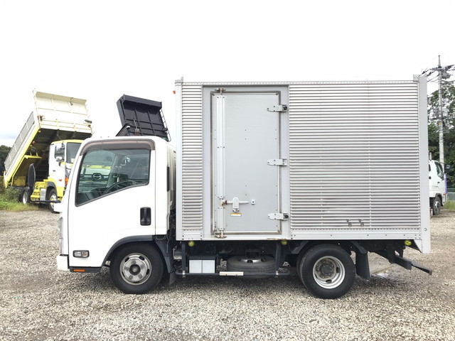 いすゞエルフアルミバン小型（2t・3t）[写真05]