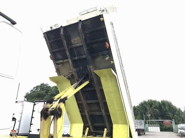 日野プロフィアダンプ大型（10t）[写真12]