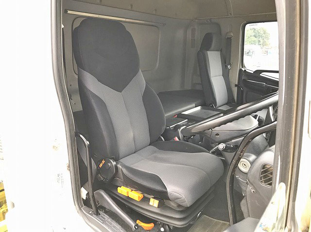 日野プロフィアダンプ大型（10t）[写真32]