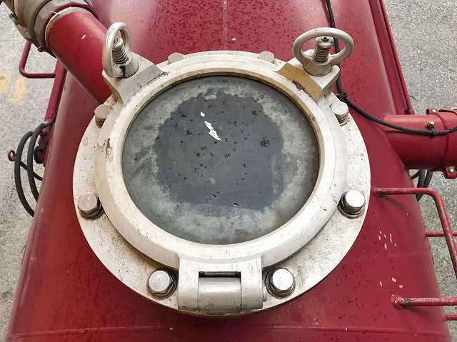 いすゞフォワード汚泥吸引車中型（4t）[写真16]