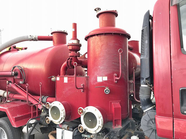 いすゞフォワード汚泥吸引車中型（4t）[写真19]