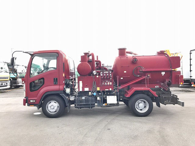 いすゞフォワード汚泥吸引車中型（4t）[写真04]