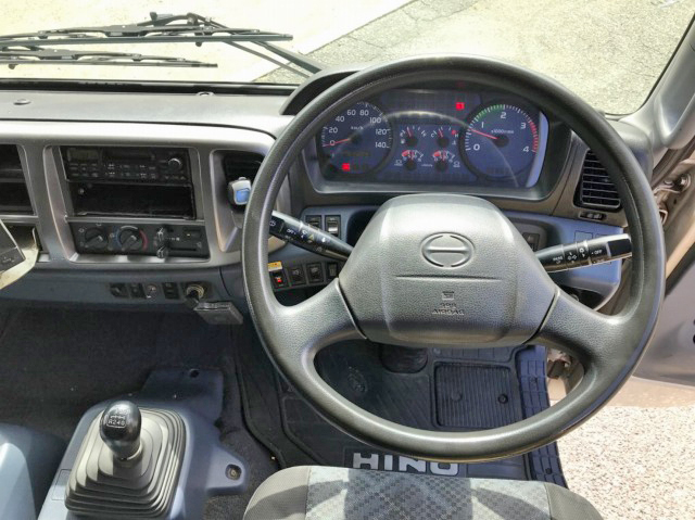 日野レンジャーアルミウイング中型（4t）[写真36]