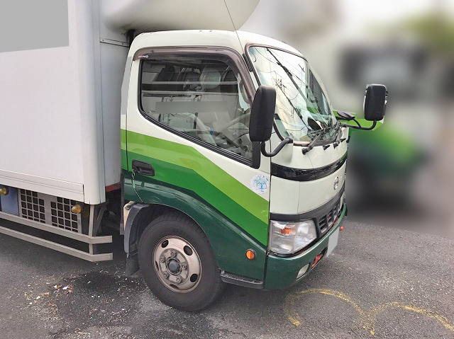 日野デュトロ冷凍車（冷蔵車）小型（2t・3t）[写真04]