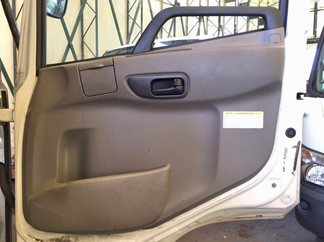 UDトラックスコンドルアルミブロック中型（4t）[写真29]