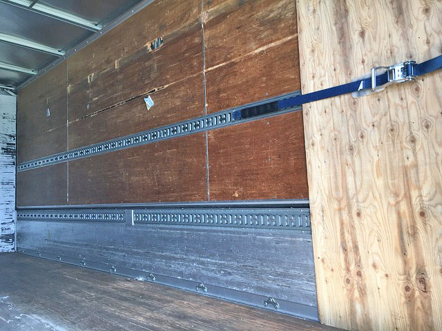 いすゞフォワードアルミウイング中型（4t）[写真11]