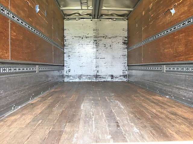 いすゞフォワードアルミウイング中型（4t）[写真13]