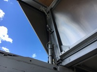 いすゞフォワードアルミウイング中型（4t）[写真09]