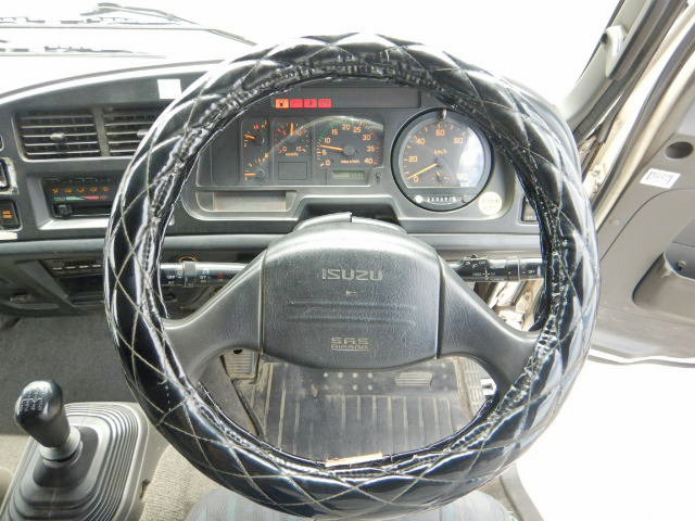 いすゞフォワードヒアブ付コンテナ専用車増トン（6t・8t）[写真20]