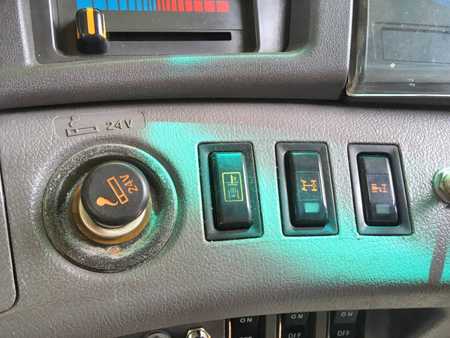 日野プロフィアセルフクレーン4段大型（10t）[写真34]